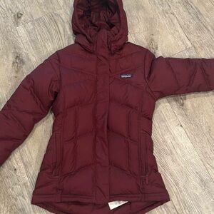 Patagonia Women's Burgundy Puffer Jacket